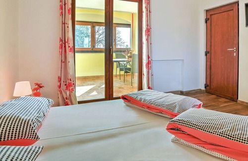 Tar-Vabriga Apartment | Nice apartment for 2 guests with pool, WIFI, A/C, TV, pets allowed and parking