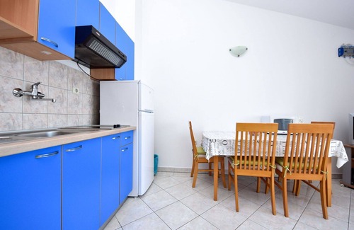 Tribanj Apartment | Nice apartment for 3 guests with A/C, WIFI, TV and terrace