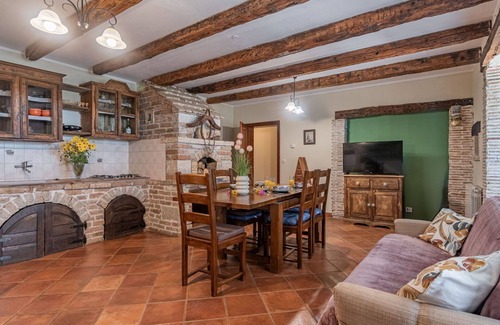 Jezenj Apartment | Nice apartment for 4 guests with pool, hot tub, WIFI, TV, terrace and pets allowed