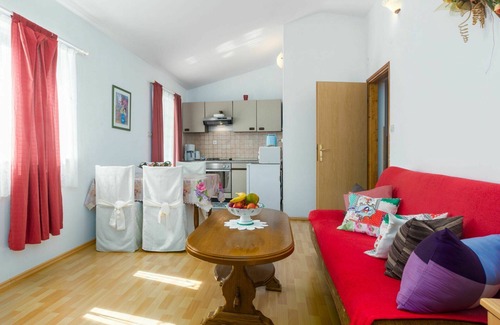 Kosinozici Apartment | Nice apartment for 5 guests with pool, A/C, WIFI, TV, terrace and pets allowed