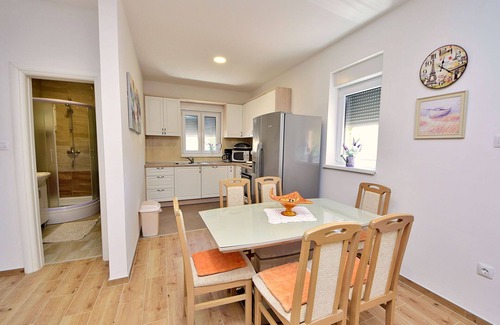 Dusina Apartment | Nice apartment for 8 guests with A/C, WIFI, private pool, TV and terrace