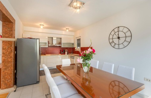 Dusina House | Nice home in Dusina with WiFi