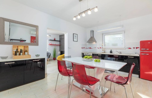 Valbandon House | Nice villa with heated swimming pool, 100m from the sea, WiFi, grill