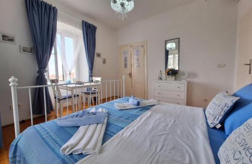 Ploce House | Old Town Gate