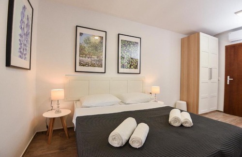 Pula Apartment | Old Town Rooms 1