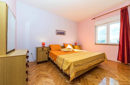 Municipality of Trogir Apartment | On a hill are these three tastefully furnished apartments with beautiful sea view (CDM360, CDM395 an