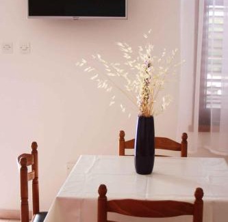 Povile Apartment | One-Bedroom Apartment Novi Vinodolski near Sea 7