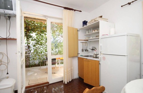 Zaboric Apartment | One bedroom apartment with terrace Žaborić, Šibenik (A-8368-c)
