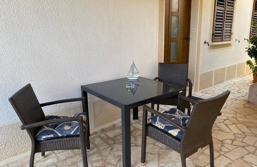 Cove Murtar Apartment | One bedroom apartment with terrace Mali Lošinj, Lošinj (A-7978-c)