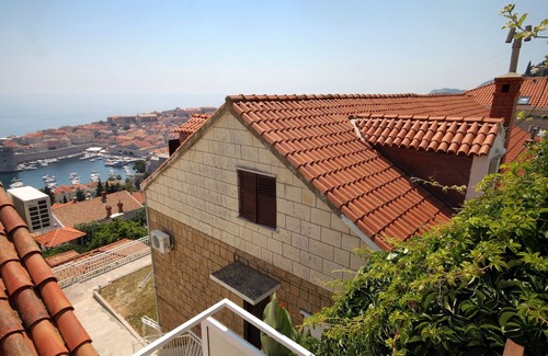 Ploce Apartment | One bedroom apartment with terrace and sea view Dubrovnik (A-9099-a)