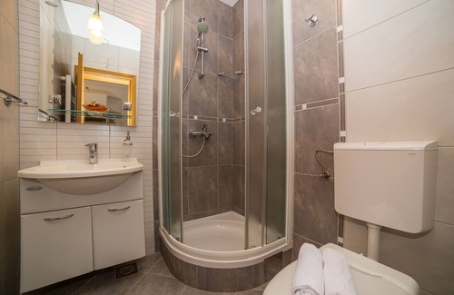Zelenka Apartment | One bedroom apartment in Makarska with sea view A1