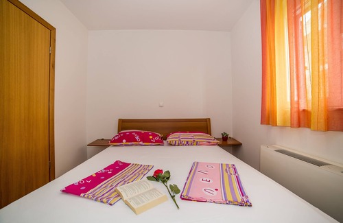 Zelenka Apartment | One bedroom apartment in Makarska with sea view A1