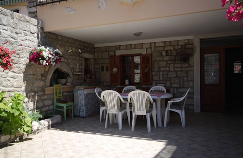 Osor Apartment | One bedroom apartment with terrace Osor, Lošinj (A-8088-a)