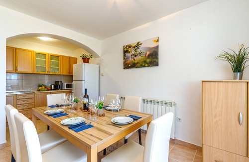 Nova Vas Apartment | One-Bedroom Apartment Vanessa II with common Pool