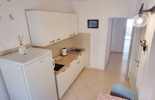 Zivogosce Apartment | One bedroom apartment with balcony and sea view Živogošće - Porat, Makarska (A-16289-b)