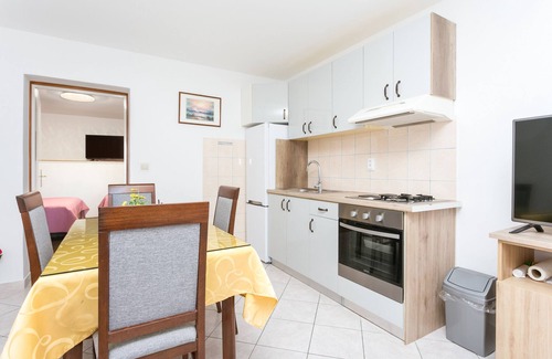 Podstrana Apartment | One bedroom apartment with terrace and sea view Podstrana, Split (A-6072-c)