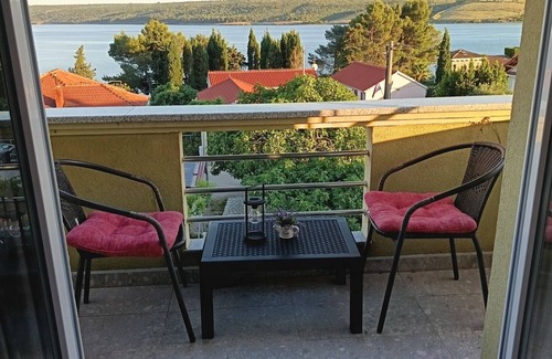 Municipality of Posedarje Apartment | One bedroom apartment with balcony and sea view Posedarje, Novigrad (A-6190-b)