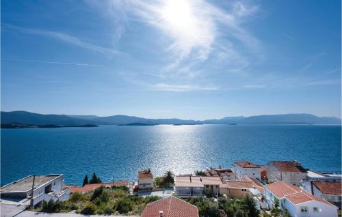 Komarna Apartment | One-Bedroom Apartment Klek With Sea View 04