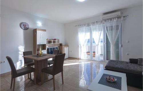Komarna Apartment | One-Bedroom Apartment Klek With Sea View 06