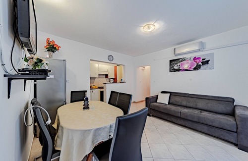 Ubli Apartment | One bedroom apartment near beach Ubli, Lastovo (A-8344-a)
