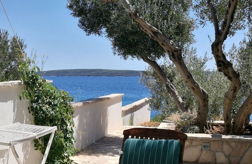 Zavala Apartment | One bedroom apartment near beach Zavala, Hvar (A-553-g)