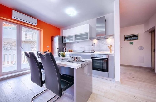 Stiniva Apartment | One bedroom apartment near beach Rukavac, Vis (A-15352-b)