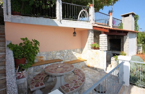 Sutivan Apartment | One bedroom apartment with terrace Sutivan, Brač (A-745-b)
