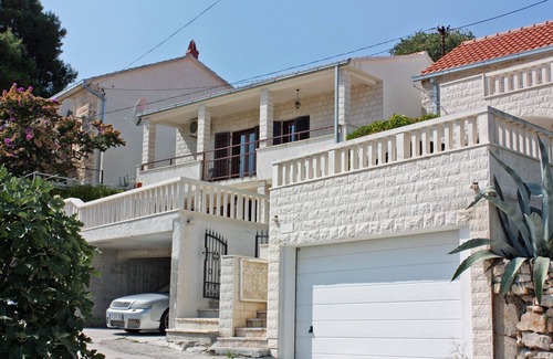 Sutivan Apartment | One bedroom apartment with terrace and sea view Sutivan, Brač (A-2846-a)