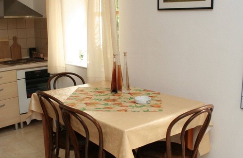 Vrboska Apartment | One bedroom apartment with terrace Vrboska, Hvar (A-4601-b)