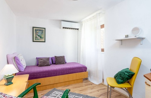 Buzet Apartment | One bedroom apartment with air-conditioning Buzet, Central Istria - Središnja Istra (A-17333-a)