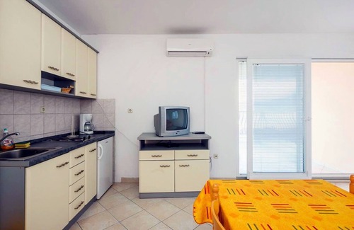Municipality of Trogir Apartment | One bedroom apartment with terrace and sea view Mastrinka, Čiovo (A-4836-c)