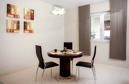 Stanici Apartment | One bedroom apartment with balcony and sea view Stanići, Omiš (A-10324-a)