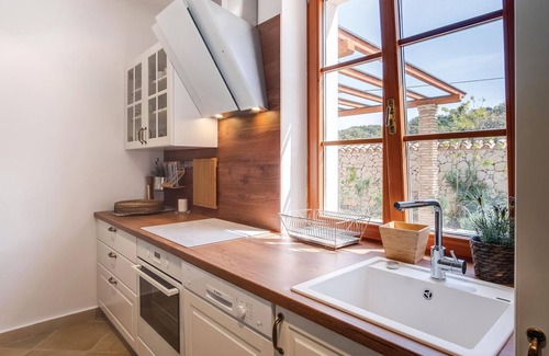 Mali Losinj House | Pet friendly home in Sveti Jakov