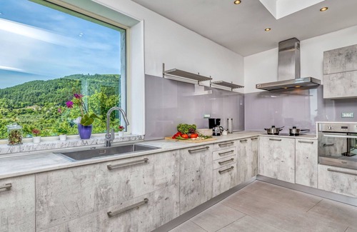 Golubici Villa | Private Villa with hot tub, private pool, WIFI, A/C, TV, terrace, pets allowed, panoramic view