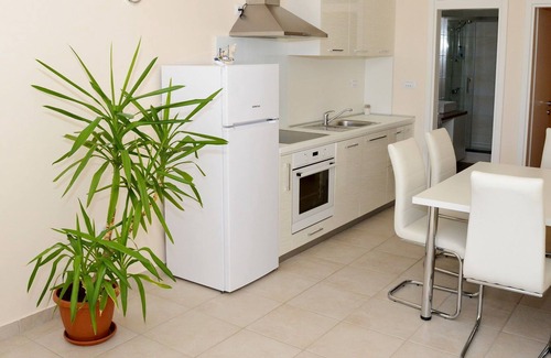 Ljubac Apartment | Refreshing Apartment in Ljubac with Shared Garden