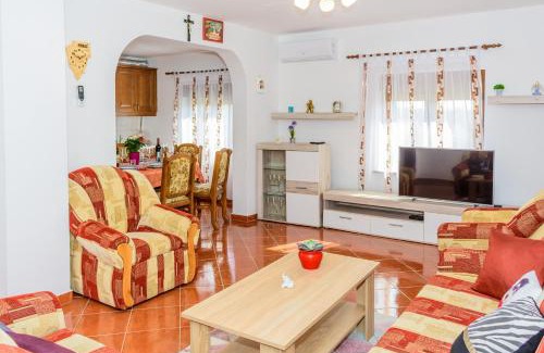 Loborika Apartment | Relaxing apartment Josip - peaceful area