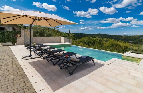 Kircija Cabin | Renovated stone villa with private heated pool in central Istria