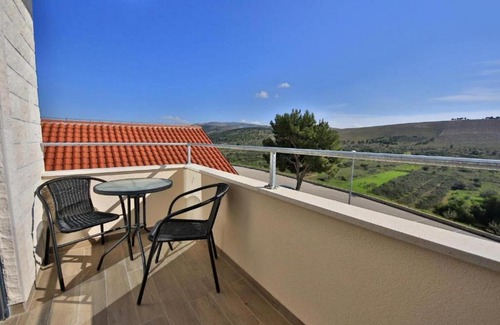 Donje Polje House | Room Ave Maria