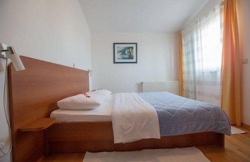 Zrce Bed & Breakfast | Room in Novalja with Balcony, Air condition, WIFI (3764-2)