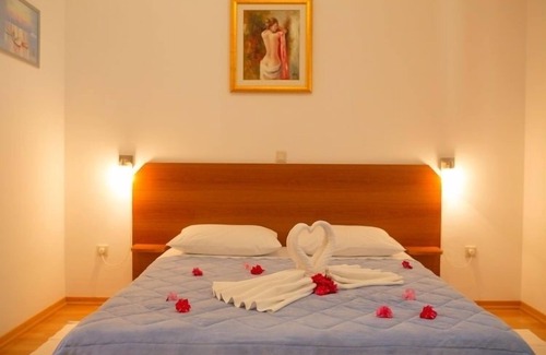 Zrce Bed & Breakfast | Room in Novalja with Seaview, Balcony, Air condition, WIFI (3764-4)
