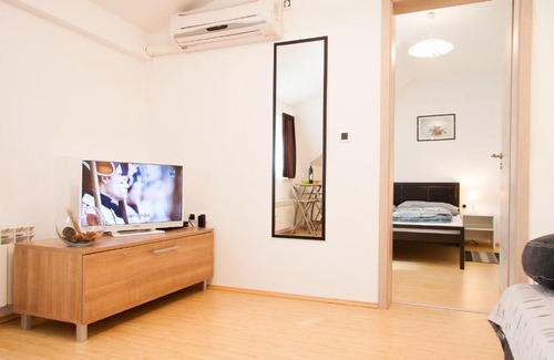Velika Gorica House | Rooms Garden Zagreb Airport
