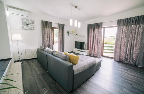 Rakovica Apartment | Royal