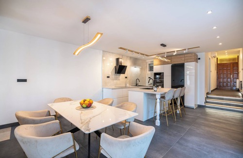 Znjan Apartment | Royal Lux Residence