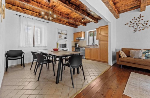 Cabrunici Villa | Rustic Villa Lara with pool