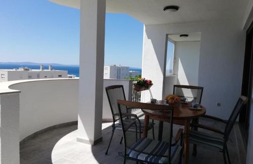Znjan Apartment | Sea view Apartment Reno w/garage
