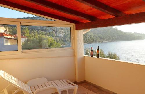 Skrivena Luka Apartment | Seafront Apartments Anthony