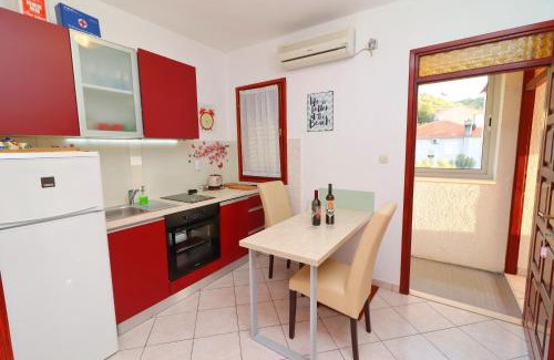 Skrivena Luka Apartment | Seafront Apartments Anthony