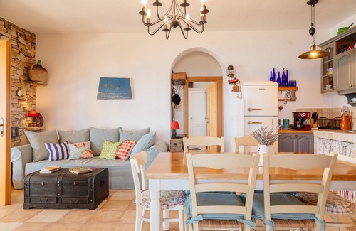 Miskovici Cottage | Seafront stone house with a pool