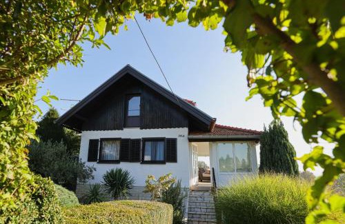 Gornji Kneginec House | Small Hill Heaven