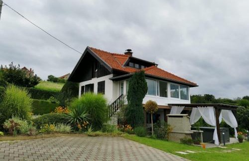 Gornji Kneginec House | Small Hill Heaven
